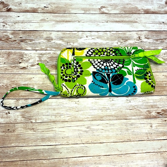 Vera Bradley Limes Up Clutch Wallet Wristlet Neon Floral Pattern Like New - Picture 2 of 13